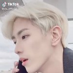얘<b>그라</b> 얼굴 미쳤네