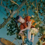 샤이니 티저 속 태민 유교 바지.jpg