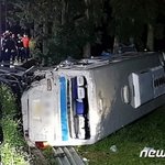 대학교버스,트럭 연쇄<b>추돌</b> 20대 학생 수십명 사상