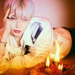 첫 탈색 후 팬들 반응 폭발한 남자 아이돌