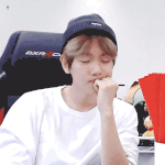 백현 이거 뭐임;;