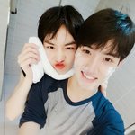 [펜타곤] 근데 난 지금 <b>고릴라</b> 무대봐도