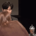 아이돌 팬싸에서 <b>악수</b>같은거 거절당하는 짤