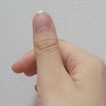 나 <b>손톱</b> 되게 길지
