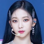 근데 카리나 일자눈썹 신의<b>한수</b>인듯