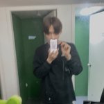 거울셀카를 잘못배운 남돌