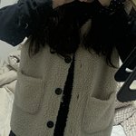 요즘에도 <b>양털</b>조끼 입냐??