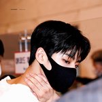 [펜타곤] 설마 아직도 <b>빌리</b> 존버하는 유니있냐