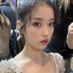 아이유 라일락 <b>착장</b> 넘 예뻐 ㅠ
