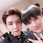 [NCT즌] 이거 대학생 <b>사촌</b>형이랑 찍은 사진 같음