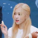 로제 이짤 만우절날 짤줍했는데 누구 홈<b>마야</b>?