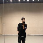 인스타 <b>재질</b> 사진 찍는데 인스타 없는 남돌