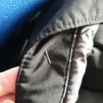 [방탈죄송] 세탁 체인점에서 옷에 스테이플러를 찍어놓았어요.