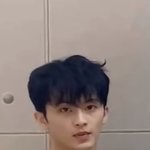 [NCT즌] 이마크 좀 <b>외모</b> 옛날로 돌아가고 있는중인듯