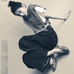 수지가 노메이크업으로 찍은 이번 화보 커버