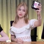 셀카찍는 신<b>류진</b>