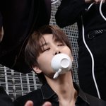[<b>NCT</b>즌] <b>태일</b>이 컵가지고 뭐함