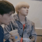[NCT즌] 정우 이때 <b>꼬리빗</b> 들고다니면서 빗음
