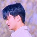 [NCT즌] 이마크 <b>필승</b>머리했네