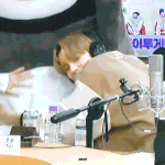 [TXT] 휴닝이 <b>펭수</b> 배 만지는거 조카 귀여워