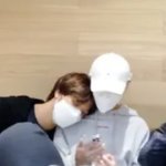 [NCT즌] 혹시 황런<b>진</b> 팔에 이동역 머리카락 붙어있냐?