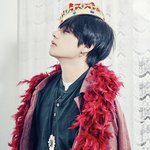 김태형 얼굴이 웃기려고 한 <b>소품</b>을 이겨먹었다