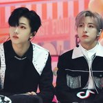 [NCT즌] 즈그들 <b>애인</b> 무대보는 눈빛