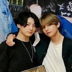 방탄 뷔 정국 이거 되게 예쁘게 나왔다