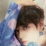 김태형한테는 <b>이런</b> <b>과</b>한 악세사리를 붙여줘도