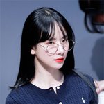 컬러감 없는 <b>흑발</b> 자체로 홀린 女돌