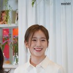 아이돌도 <b>마냥</b> 이쁘기만 하면 안될 듯