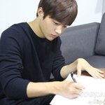 [인피니트] 왼쪽 <b>손목</b> 엣찌있넹
