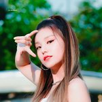 <b>뾰족</b>한 눈매가 매력 포인트 女돌