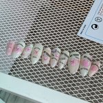 얘드라 네일 예쁘지