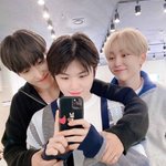 [세븐틴] <b>버논</b>이 폰케이스 부서졌데 ㅠㅠ