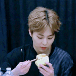 기여운 민<b>서기</b>