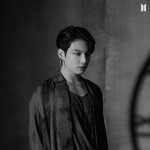 정국이, 윤기, 남<b>주니</b> 포토북 사진 흑백으로 보정햇숴