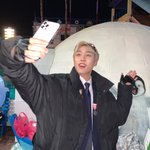 [더보이즈] <b>펭귄</b>이랑 사진찍은 콥이