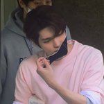 [NCT즌] 이거봤냐 툥이 손에 <b>홍루이젠</b>