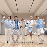 얘네 그룹 로고 활용 되게 잘하는거 같아