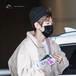 [모두드루와] 백현 이날 언젠지나 <b>옷정보</b> 아는사람