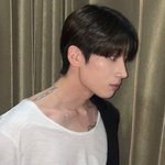 한승우 <b>쇄골</b> 너무 좋다