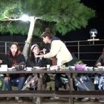 이나은 현주한테 고기 줬네