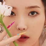 아이유 보그 5월호