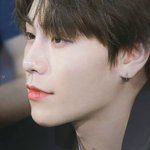 <b>샤프</b>한 이목구비에 더 홀리는 男돌