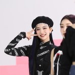 혼자 와이지간 <b>손나은</b>