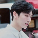 [펜타곤] 우리형구 축하해 하니까 <b>웃음</b>