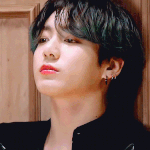 정국 오른쪽 볼에 <b>흉터</b> 뭐임?