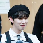 [펜타곤] 기억해 180506 <b>신원</b>