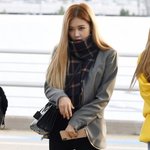 <b>로제</b> 다리 긴편이야?